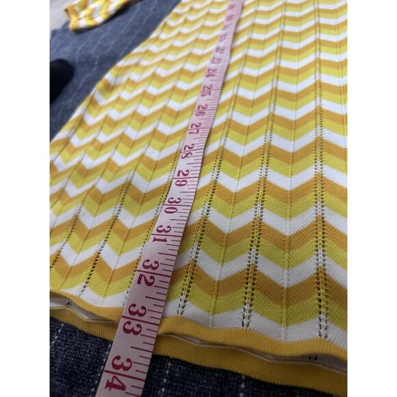 Alice Olivia Yellow Mini Pullover Puff Sleeve Knit Dress Chevron Pattern - Picture 9 of 10
